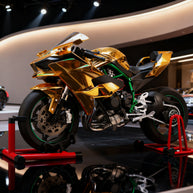1/6 H2Rトラックエディション合金バイク模型｜航空アルミCNC切削 ダブル排気煙 チェーン&クラッチ機械可動 点火・サウンド・ライト 隠し収納設計|RTRHOBBYJP