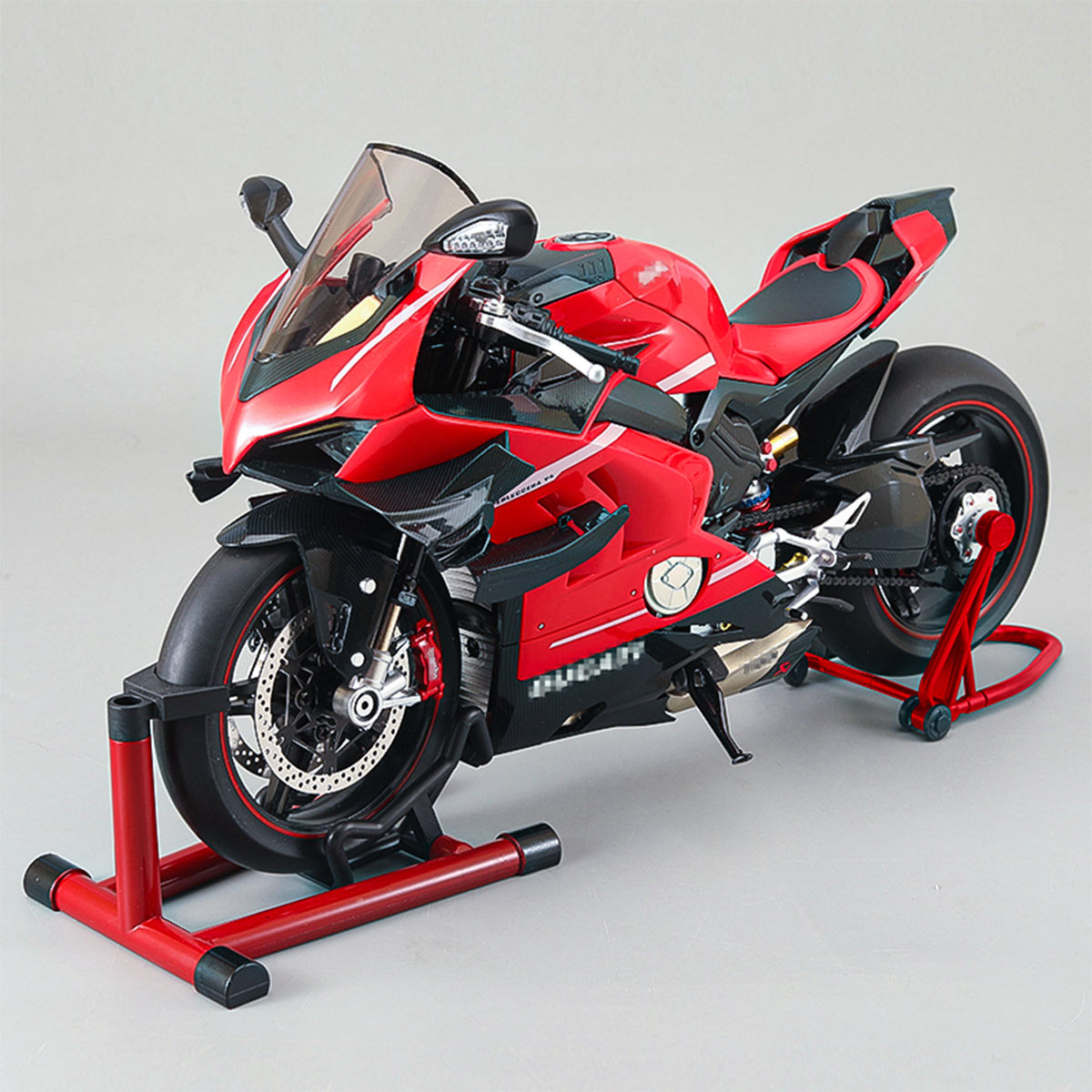 1/7スケール V4合金バイク模型｜レッドカーボン調 点火・排気煙噴霧機能搭載 光音響再現 精密機械可動 大人向けコレクション|RTRHOBBYJP