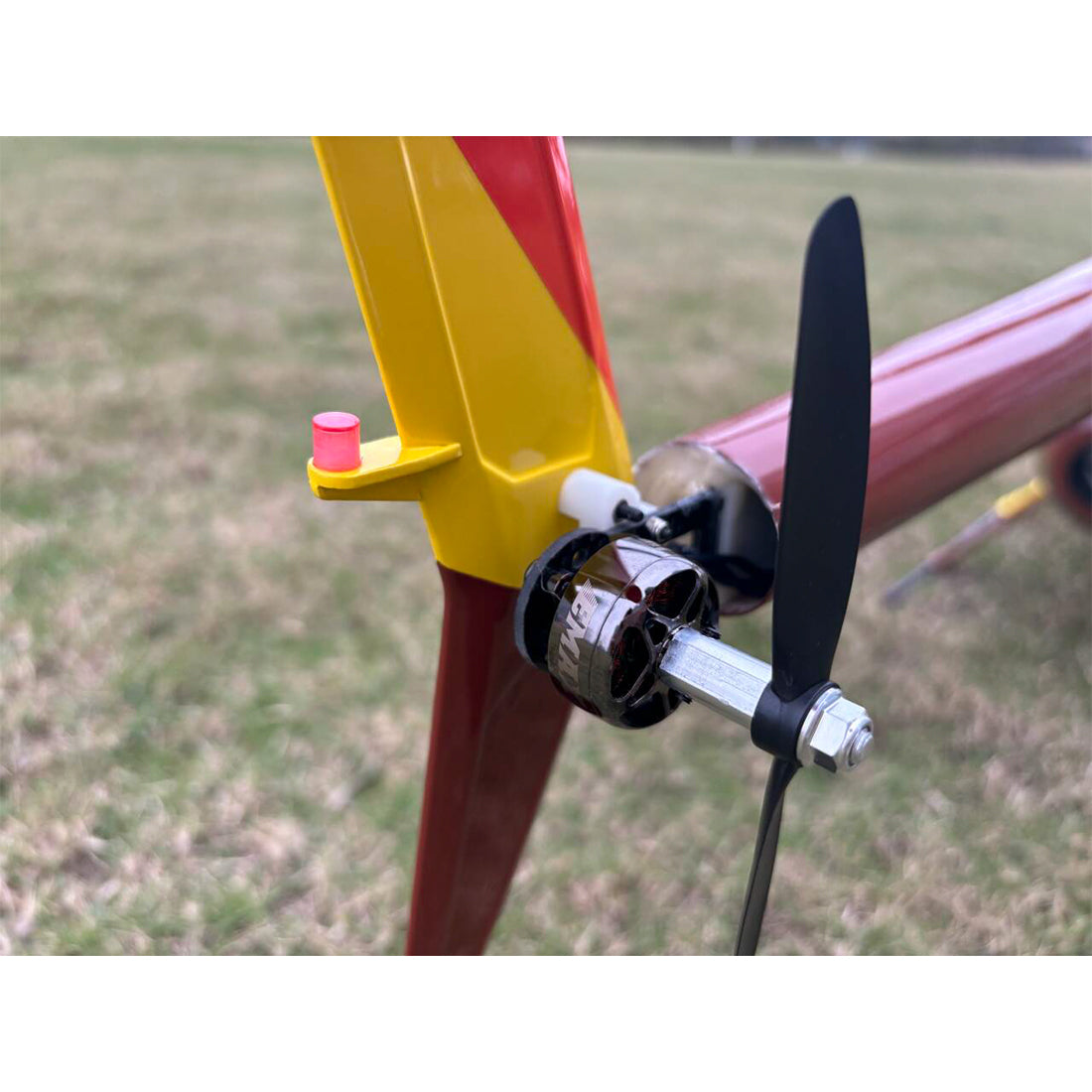FLISHRC FL500 MD500 500クラス RCヘリコプター 2.4G 6CH FLISHRC L7飛行制御 GPS4方式測位 RTF版