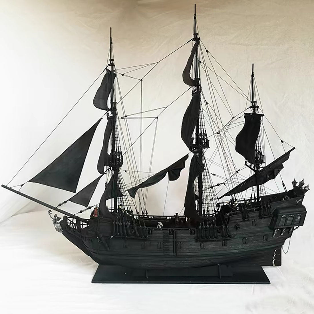 1/50 スケール ブラックパール 木製海賊船模型キット 手縫い帆 DIY 塗装可能 帆船組立散件 コレクション・贈り物