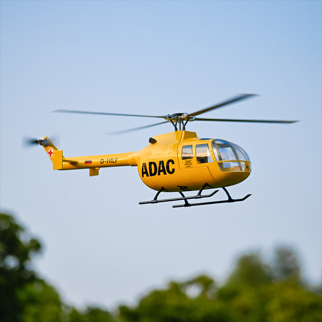 FLYWING BO105 RC軍用ヘリコプター 2.4G 6CH 470クラス ACEフライトコントローラー GPS定位 左右ハンドコントロール RTFバージョン イエロー