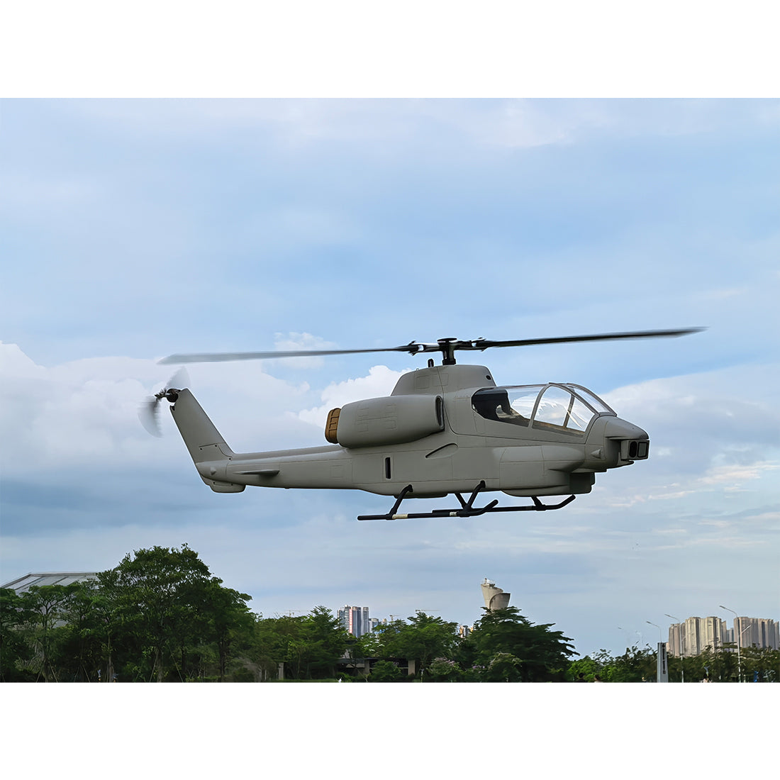 FL500 AH-1 500-Class 2.4G 6チャンネルスケール RCヘリコプターモデル（FLISHRC L7飛行コントローラー・4方式測位GPS・リアルコックピット対応｜RTF版）