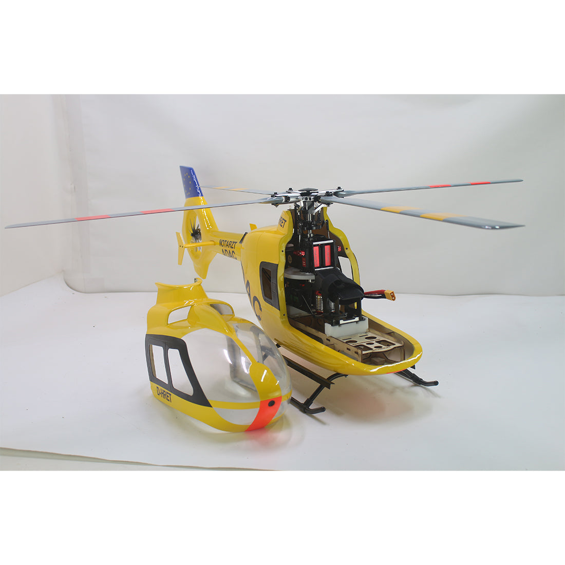 FL500 EC135 500-Class 2.4G 6チャンネルスケール RCヘリコプターモデル（FLISHRC L7飛行コントローラー・4方式測位GPS対応｜RTFバージョン）