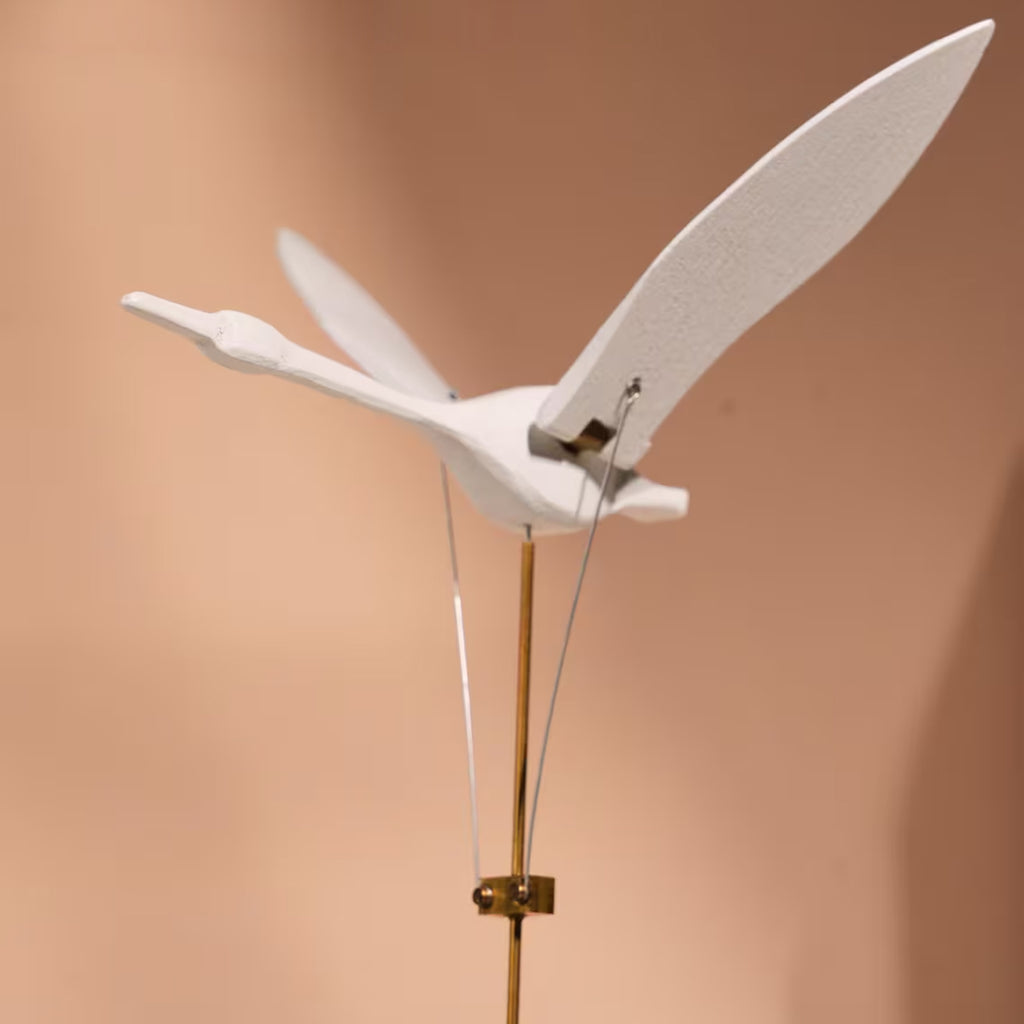 飛翔白鳥 木製オルゴール ダイナミックオートマトン完成品 2 カラー展開 羽根が動く癒し系卓上置物
