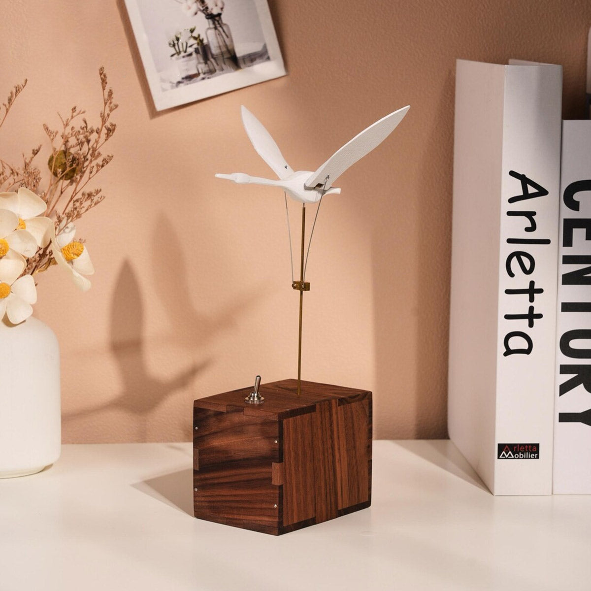 飛翔白鳥 木製オルゴール ダイナミックオートマトン完成品 2 カラー展開 羽根が動く癒し系卓上置物