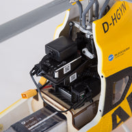 FLYWING EC135 470クラス RCシミュレーションヘリコプター 2.4G 6CH GPS搭載 4個クイックデタッチプロペラ RTF版 Model1/Model2切替