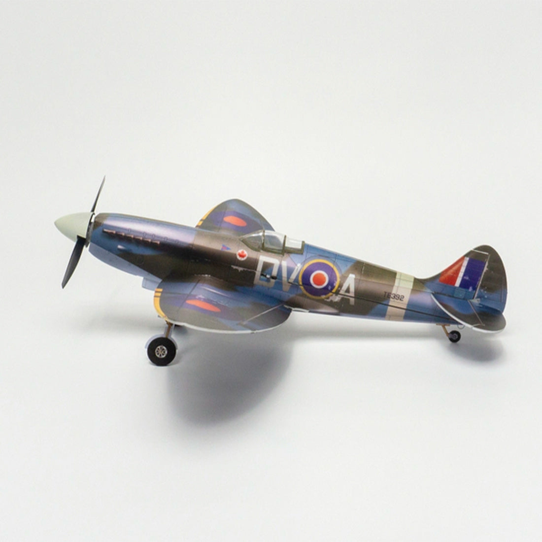 MinimumRC Spitfire MK XV 2.4G 5チャンネルマルチプロトコル RC固定翼航空機モデル（Kit RTFバージョン）