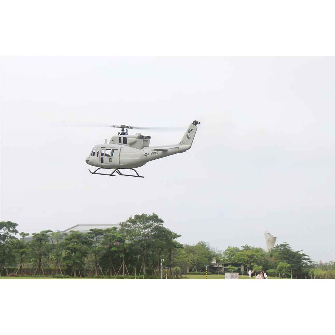 FLISHRC FL500 UH-1N 500クラス RCヘリコプター 2.4G 6CH FLISHRC L7 GPS4方式測位 リアルコックピット RTF版