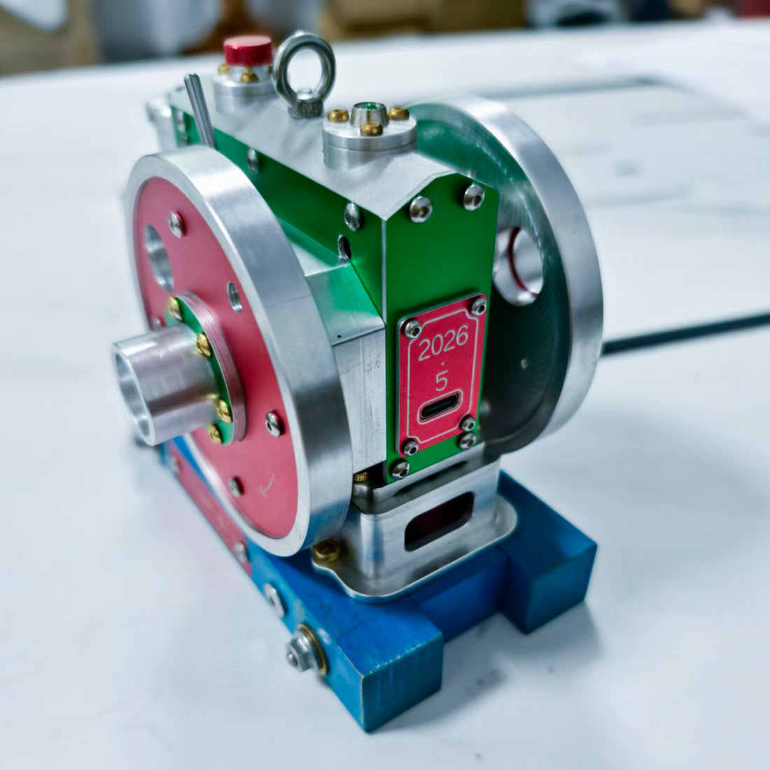 レトロ単気筒エンジン型加湿器 金属製メカモデル Type-C 給電 デスクインテリア贈り物