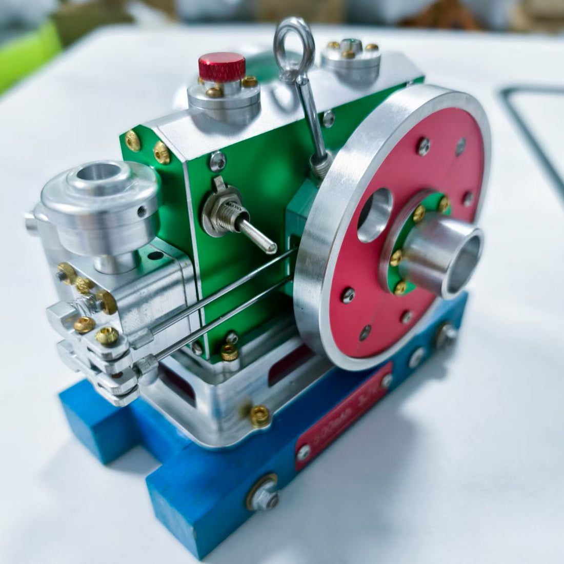 レトロ単気筒エンジン型加湿器 金属製メカモデル Type-C 給電 デスクインテリア贈り物