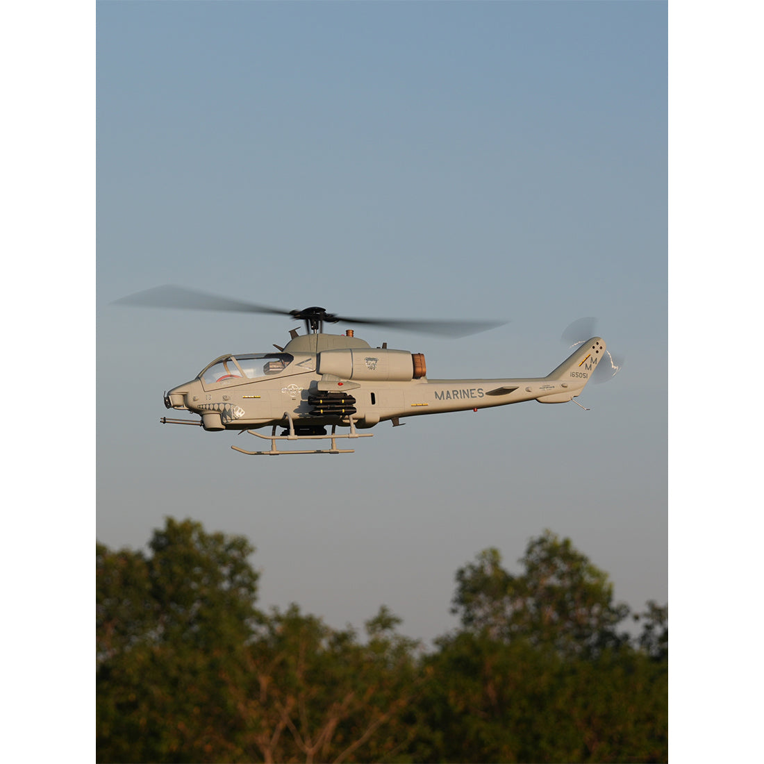 WOLFBUSH & ROBAN AH-1W 470-Class 2.4G 6チャンネル双ローター RC軍用ヘリコプターモデル（GPS定位・同期ターレット・左右ハンドコントロール対応｜RTF）