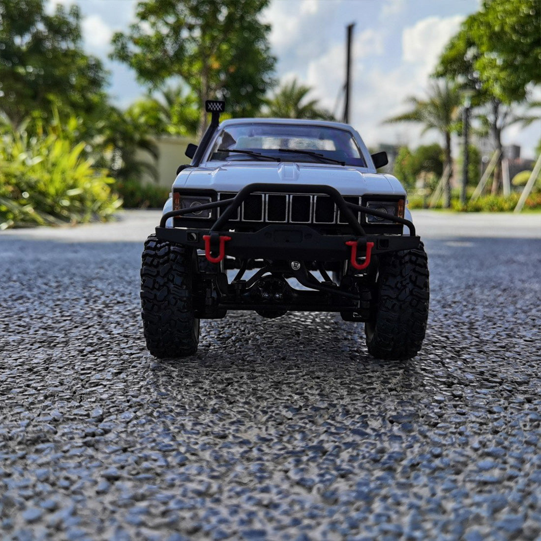 WPL C24-1 2.4G フルプロポーショナル 4WD RCオフロードクローラー 2本バッテリー ホワイト