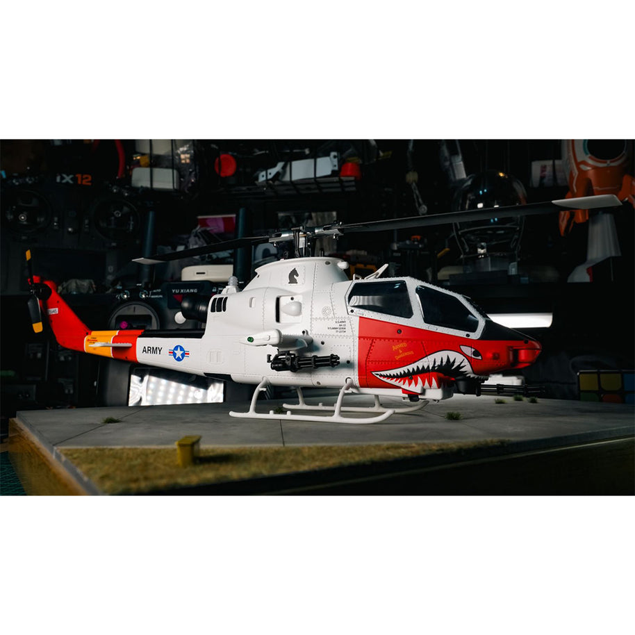 YU XIANG F112S AH-1 1/40スケール 200クラス 2.4G 9CH RC軍用ヘリコプターモデル（5枚羽根・6Gモード・RTF/軍用グリーン）